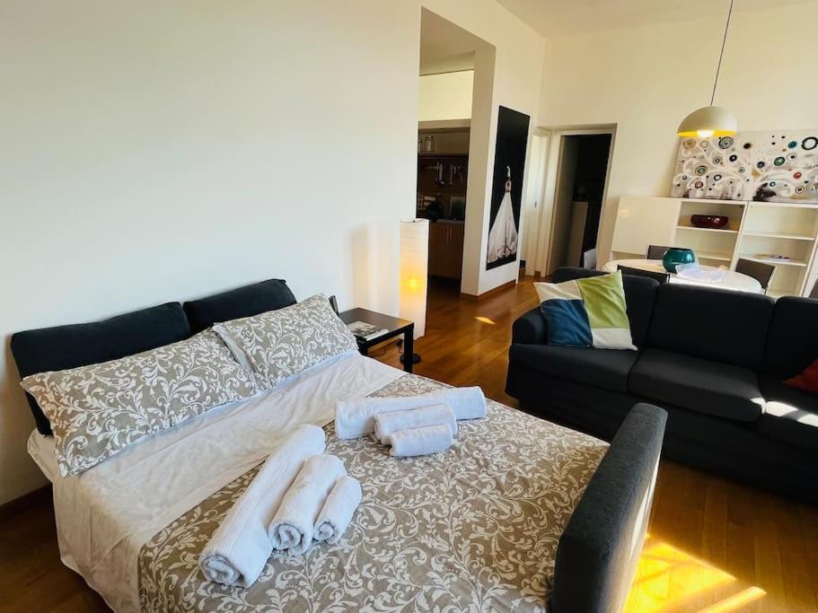 פלרמו Politeama Suite In The Heart Of The City מראה חיצוני תמונה